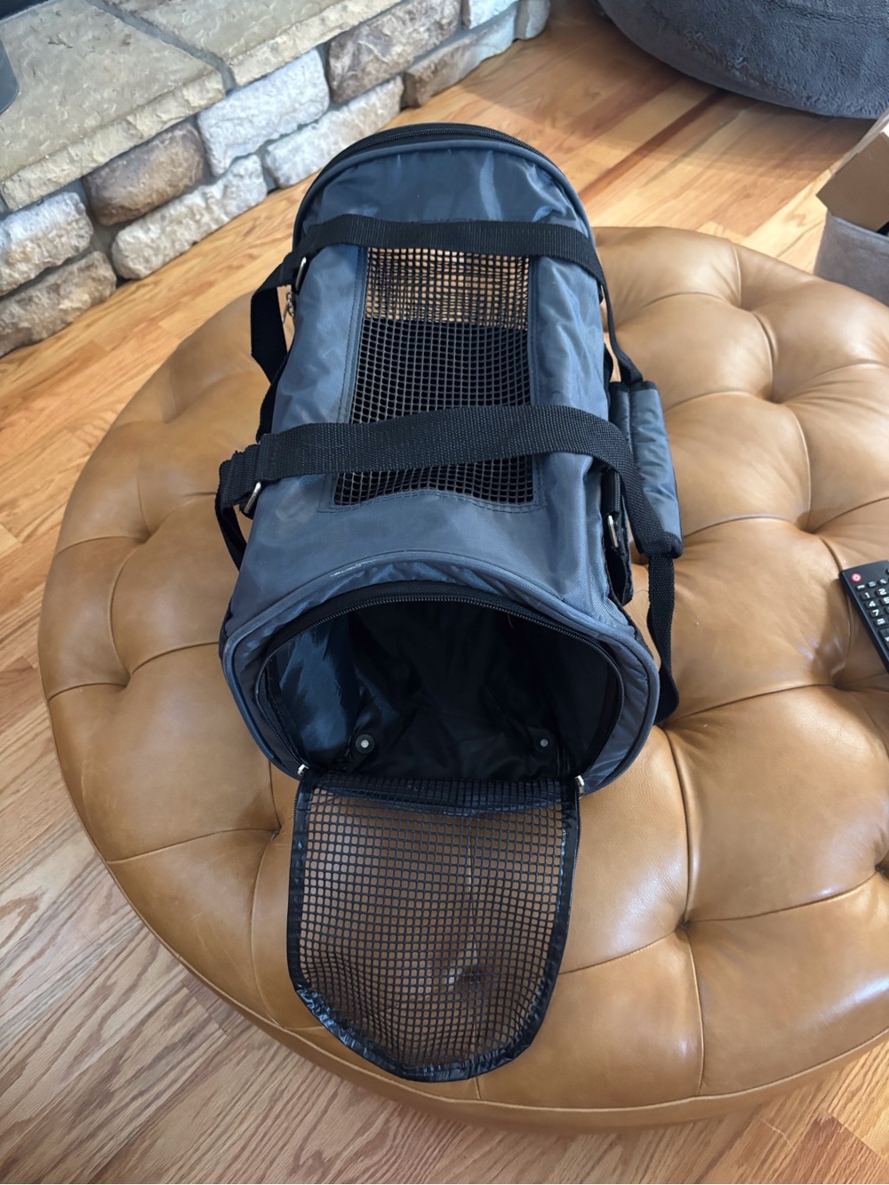 Gray Men’s Carry Bag with Mesh Panels